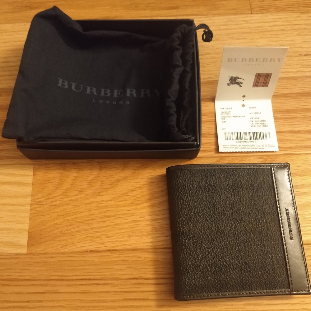 Authentic New Burberry Men Charcoal Leather Wallet